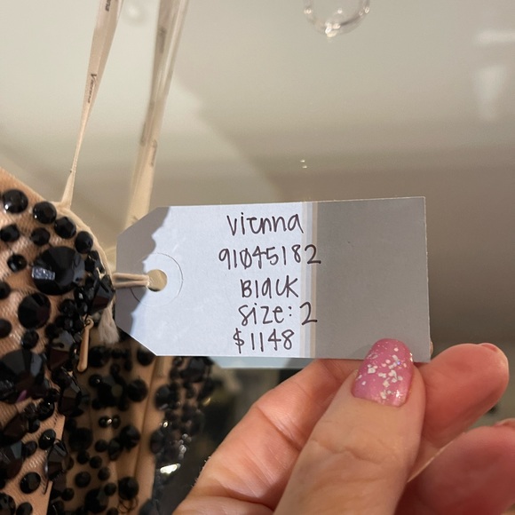 🙌🏻Vienna Pageant Dress 🤎🖤 - Picture 9 of 14